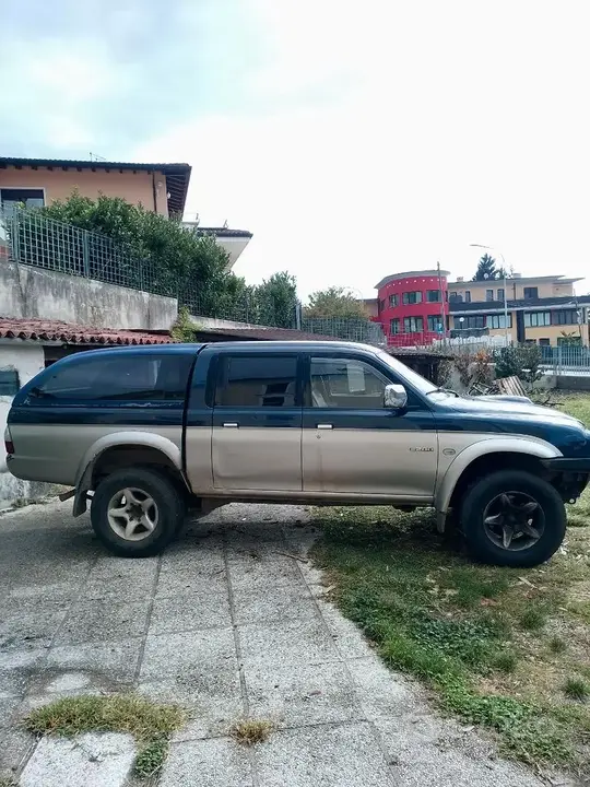 Mitsubishi L200 2004 photo 3