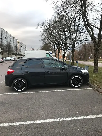 Toyota Auris 2011 photo 3