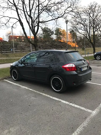 Toyota Auris 2011 photo 5