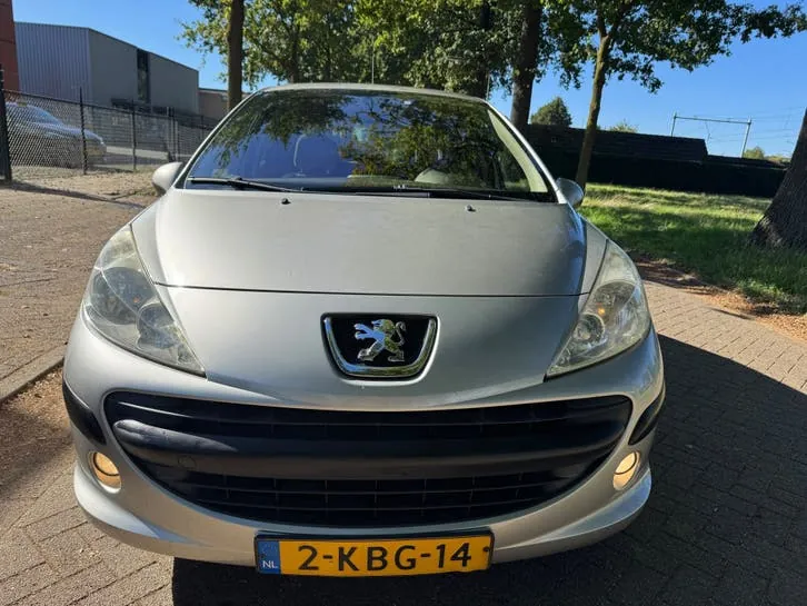 Peugeot 207 2007 photo 2