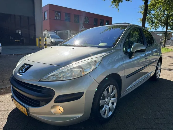 Peugeot 207 2007 photo 3