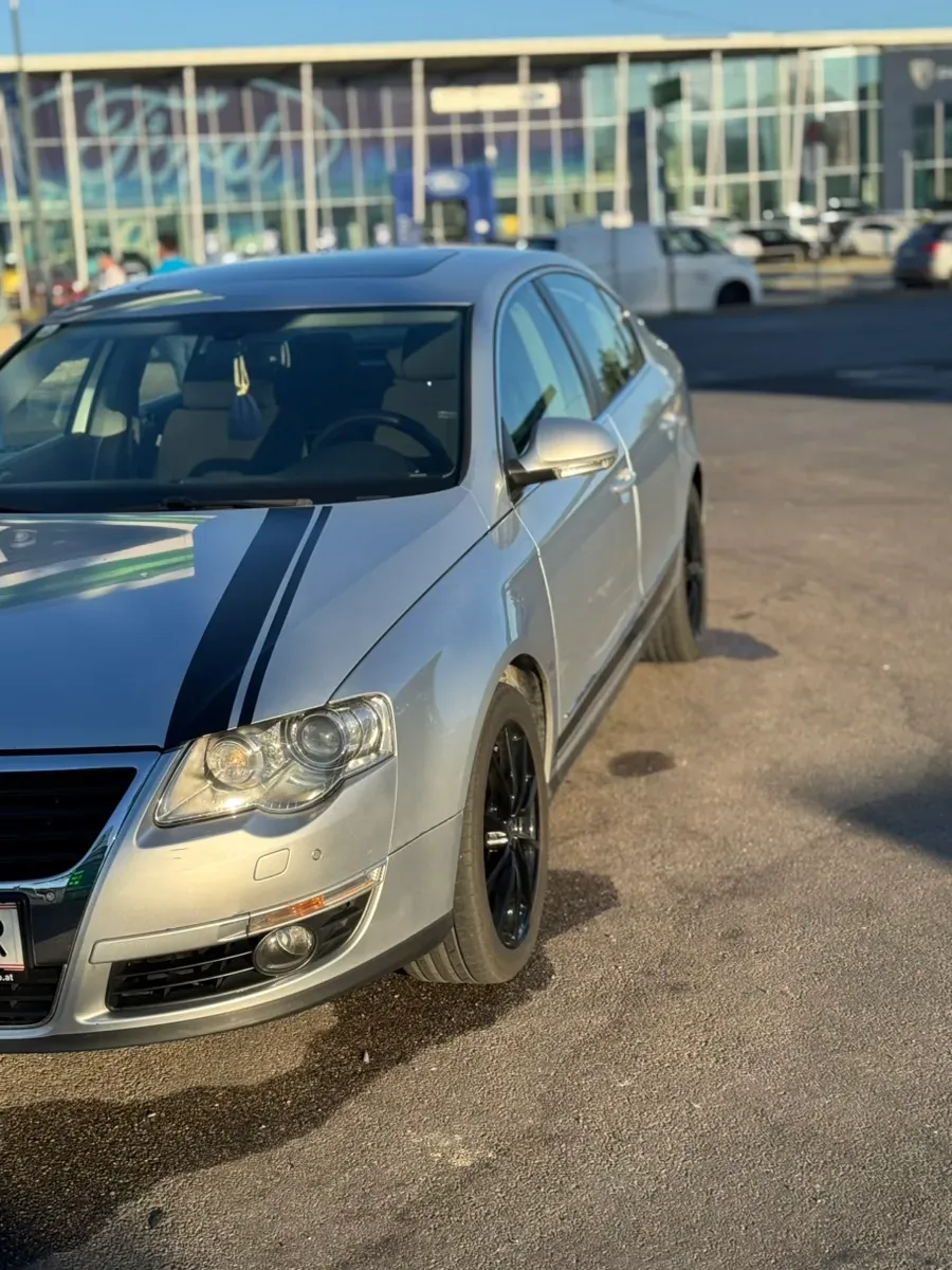 Volkswagen Passat 2005 photo 2