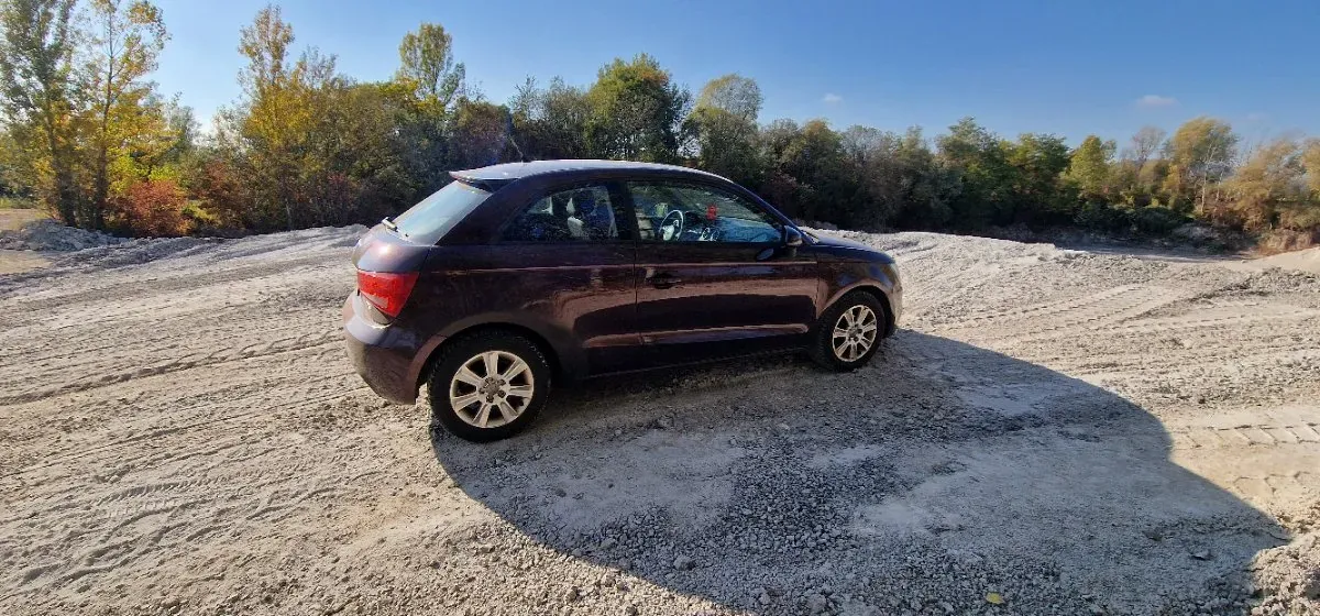 Audi A1 2011 photo 2