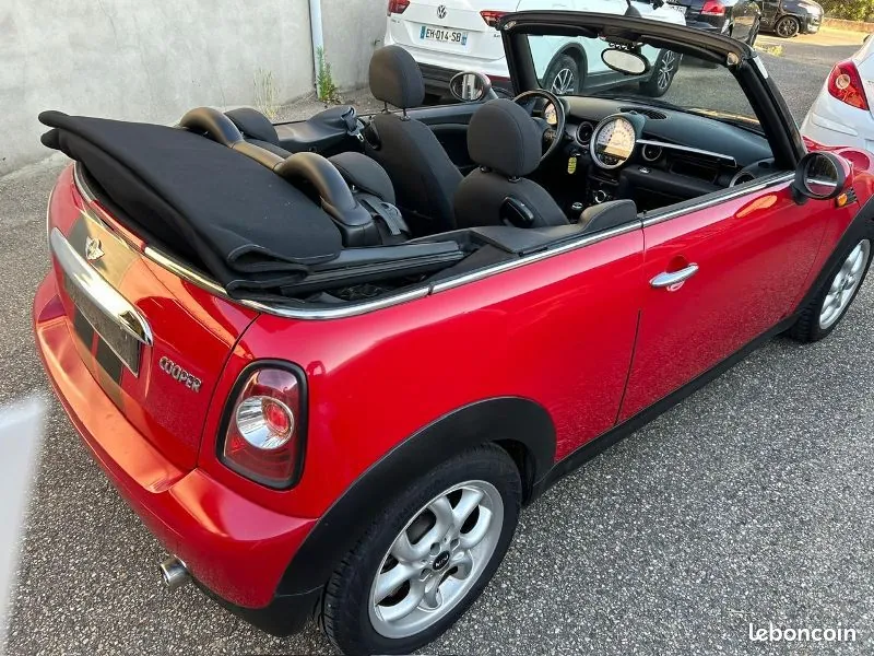 Mini Mini Cooper Cabriolet 2011 photo 2