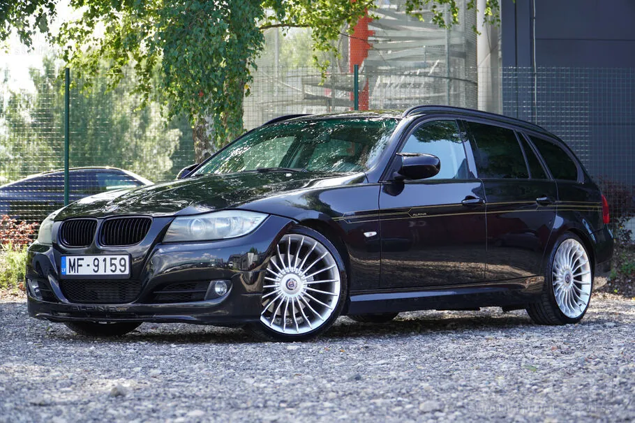 BMW 320 2011 photo 2