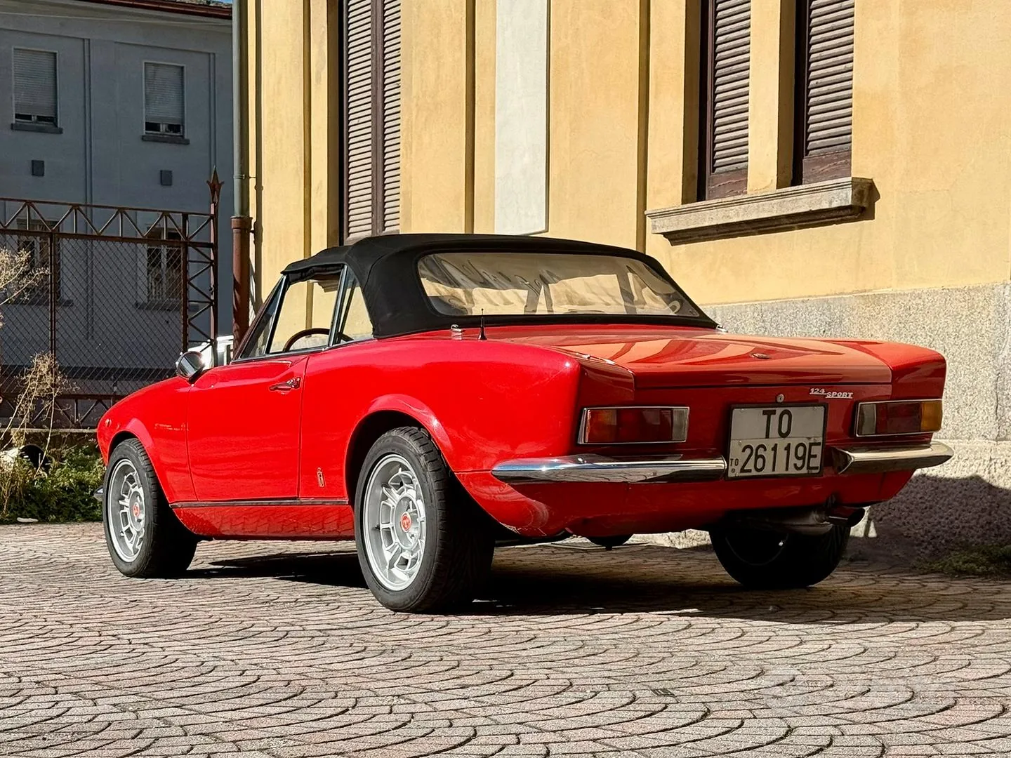 Fiat 124 Spider 1972 photo 4