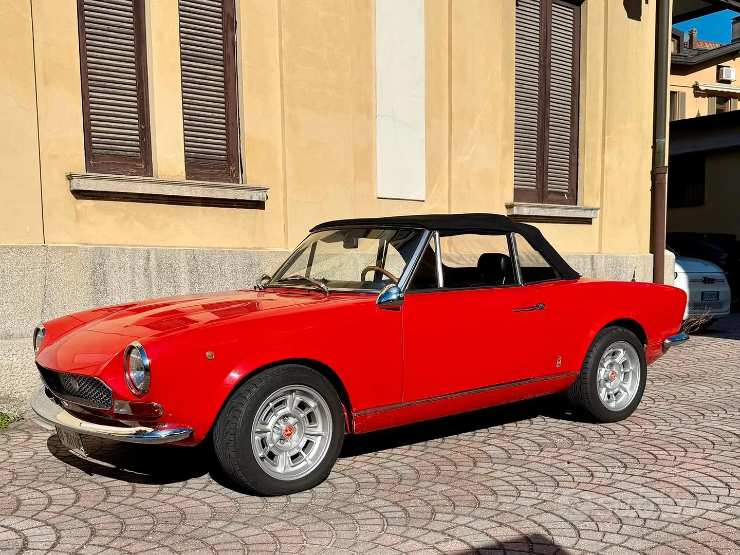 Fiat 124 Spider 1972 photo 3