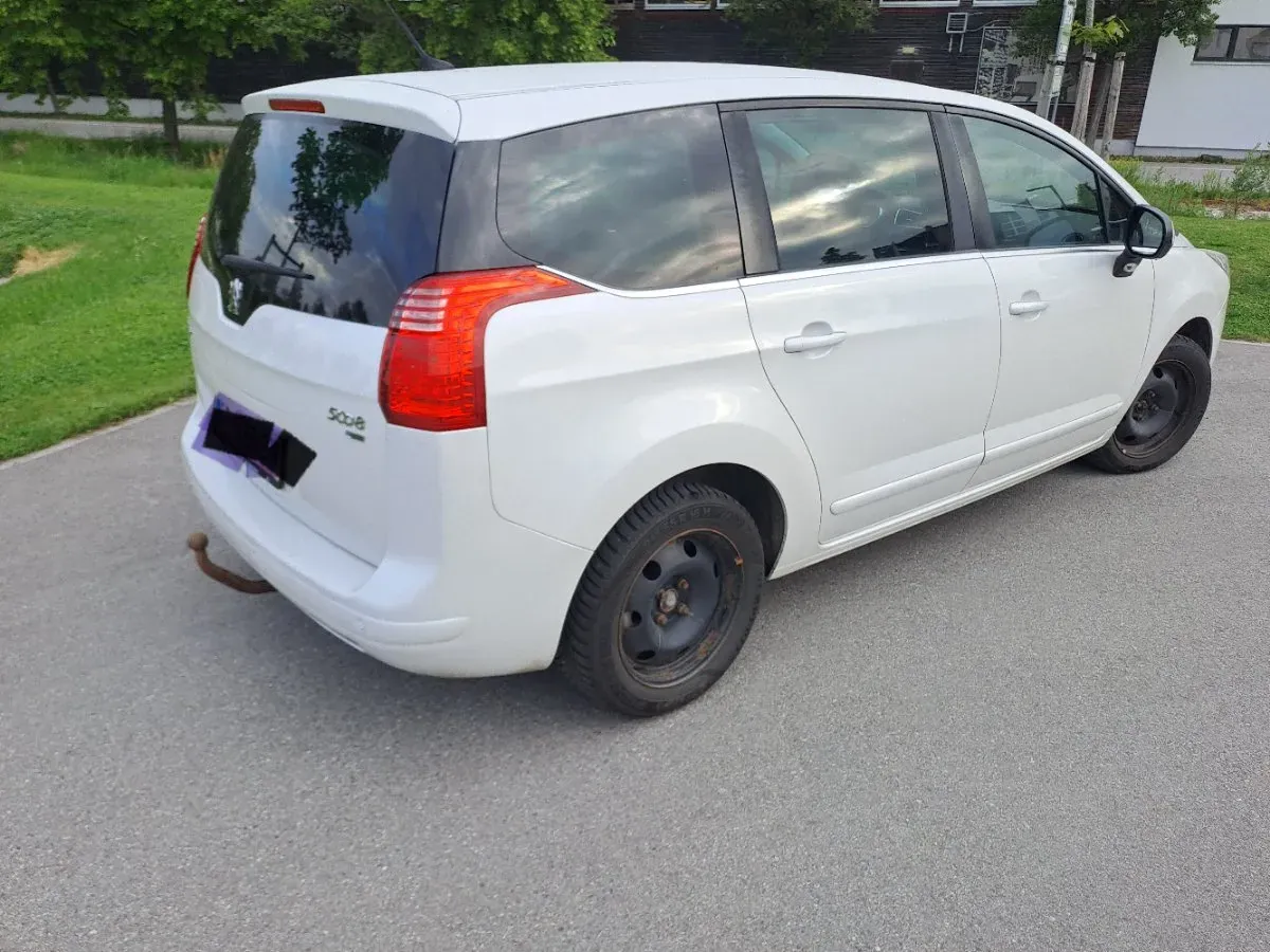 Peugeot 5008 2013 photo 3
