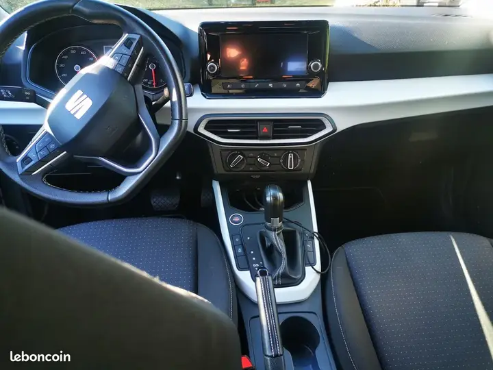 Seat Arona 2023 photo 3
