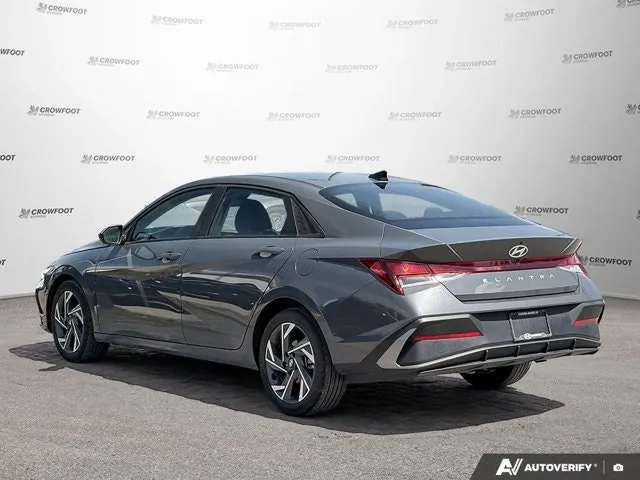 Hyundai Elantra 2025 photo 3