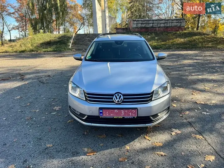 Volkswagen Passat 2011 photo 4