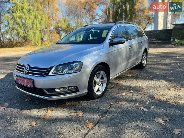 Volkswagen Passat 2011 photo 5