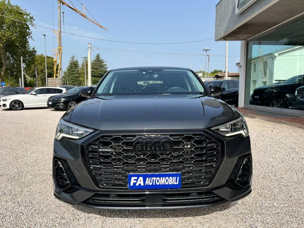 Audi Q3 2022 photo 3