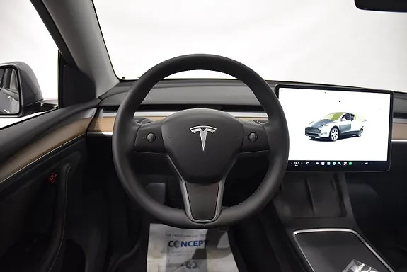 Tesla Model Y 2024 photo 2