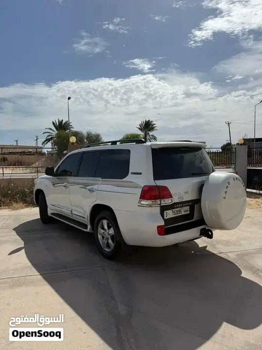 Toyota Land Cruiser 2010 photo 2