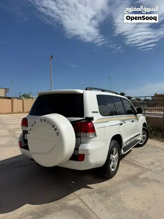 Toyota Land Cruiser 2010 photo 3