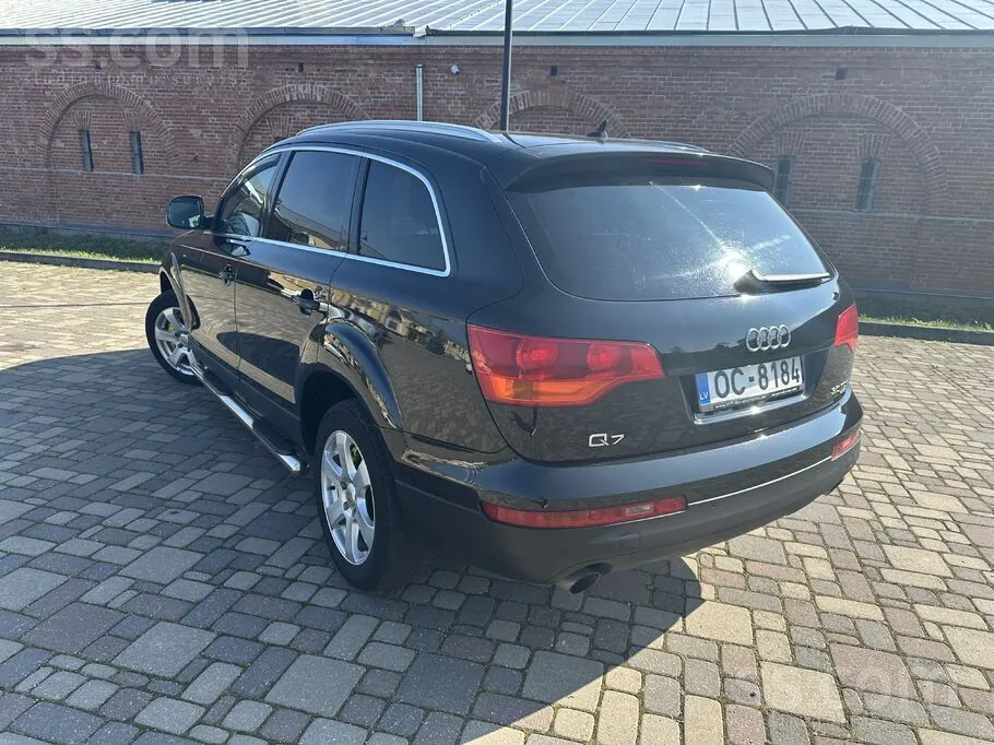 Audi Q7 2006 photo 2