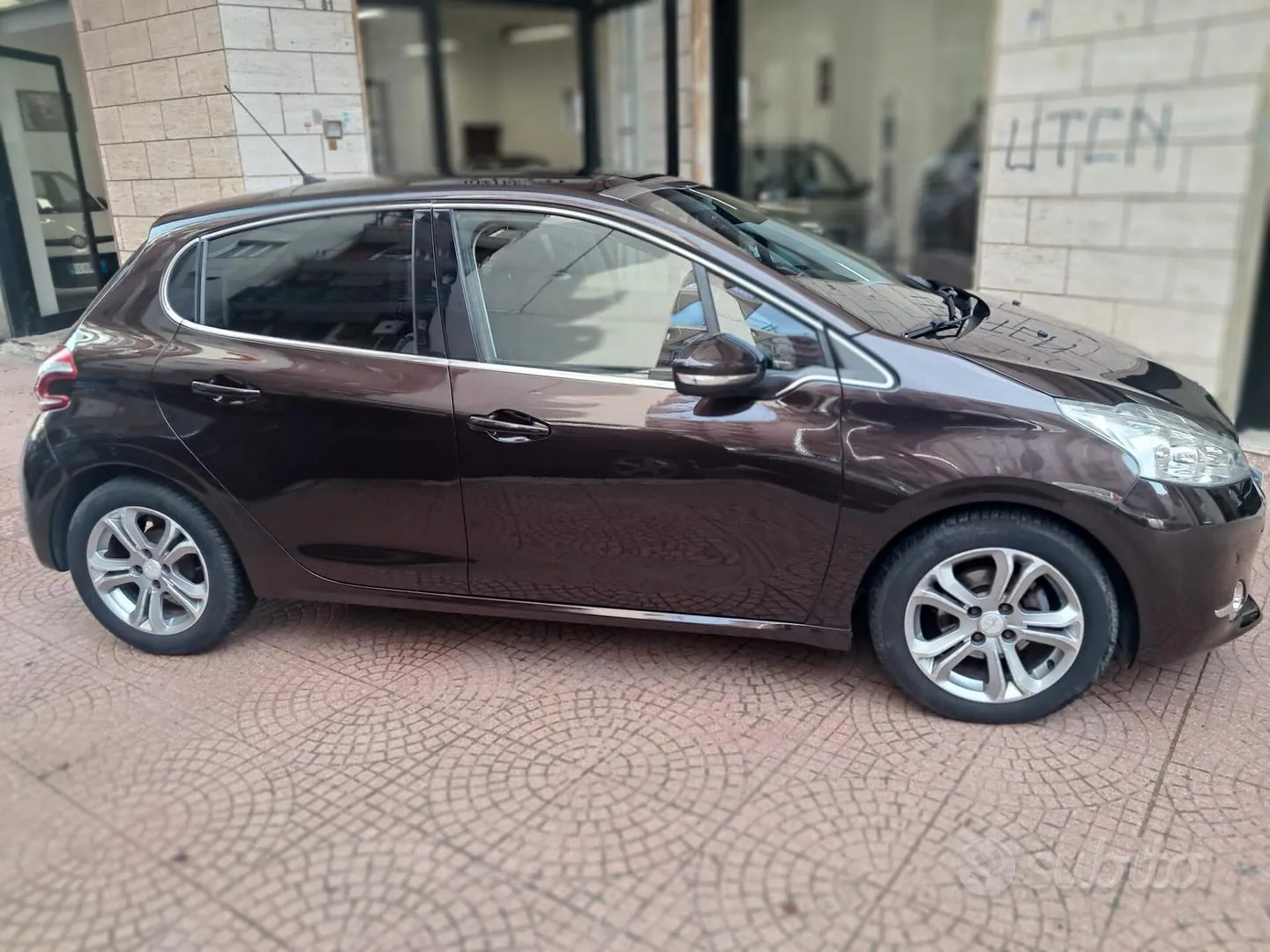Peugeot 208 2012 photo 5