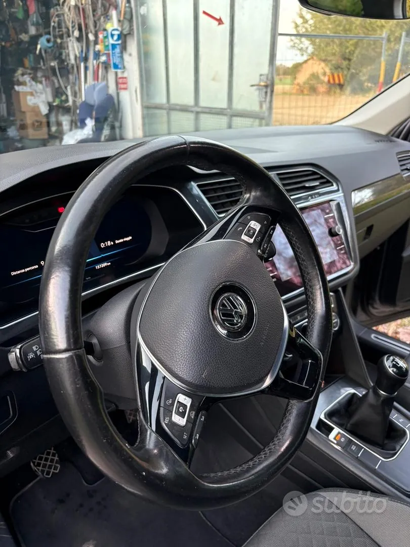 Volkswagen Tiguan 2018 photo 2