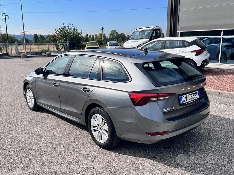 Skoda Octavia 2024 photo 4