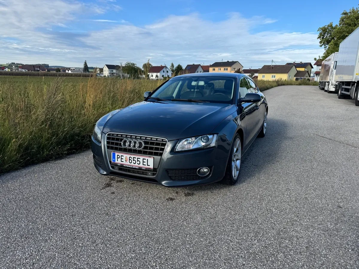 Audi A5 2010 photo 2