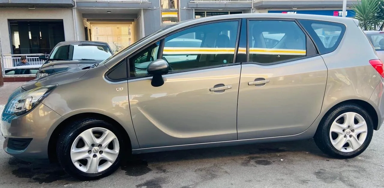 Opel Meriva 2012 photo 4