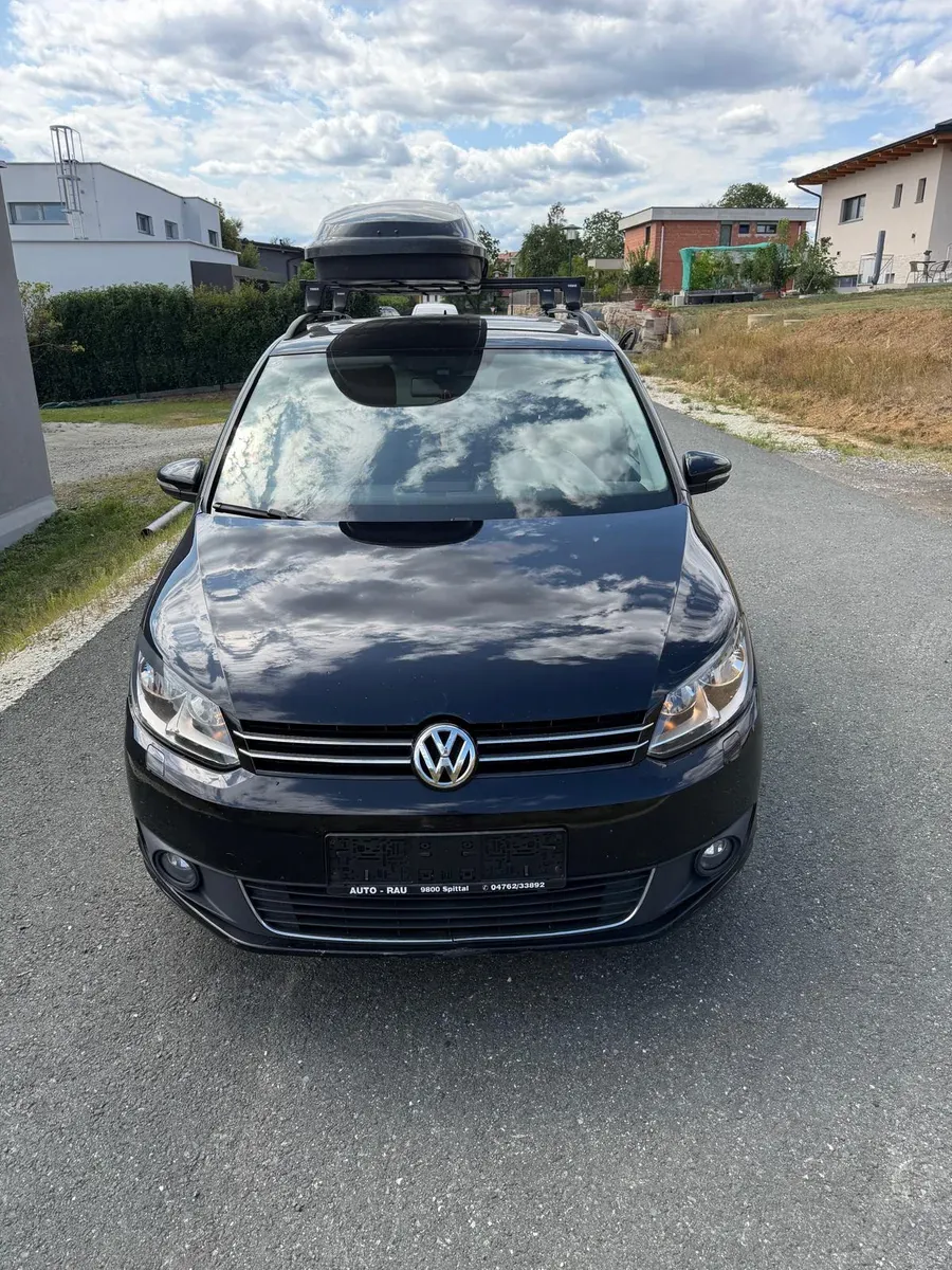 Volkswagen Touran 2014 photo 2