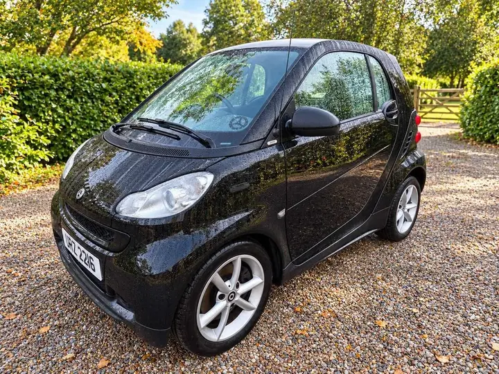 Smart Fortwo 2011 photo 3
