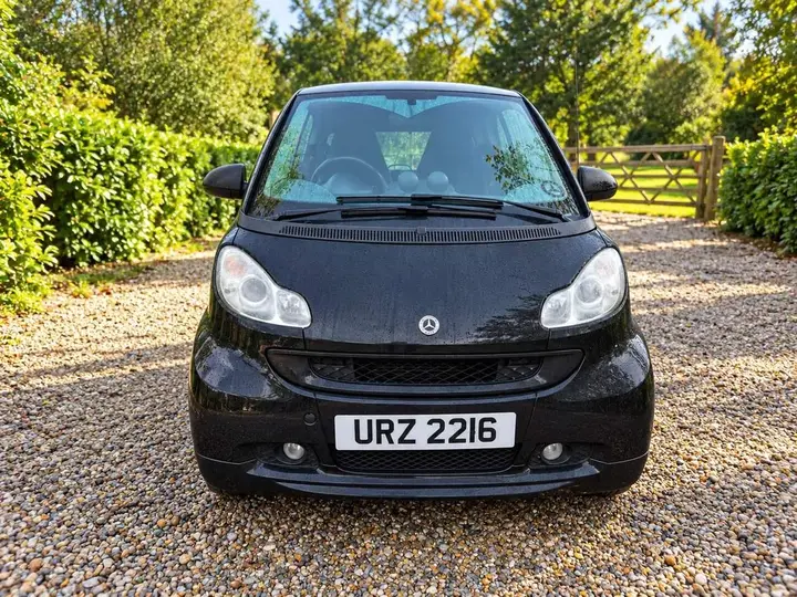 Smart Fortwo 2011 photo 2