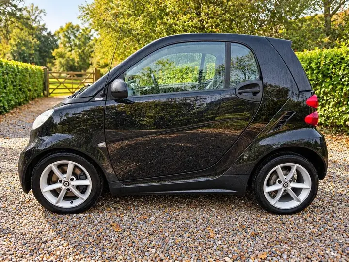 Smart Fortwo 2011 photo 4