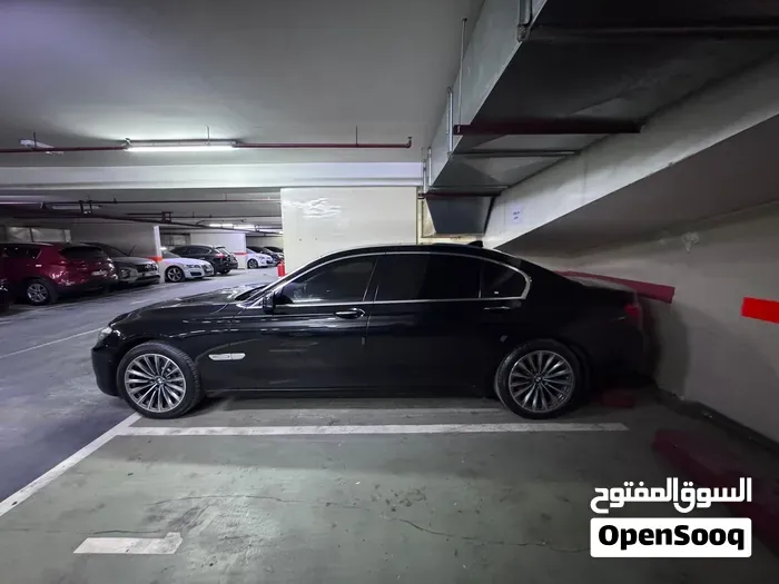 BMW 7 Series 2010 photo 2