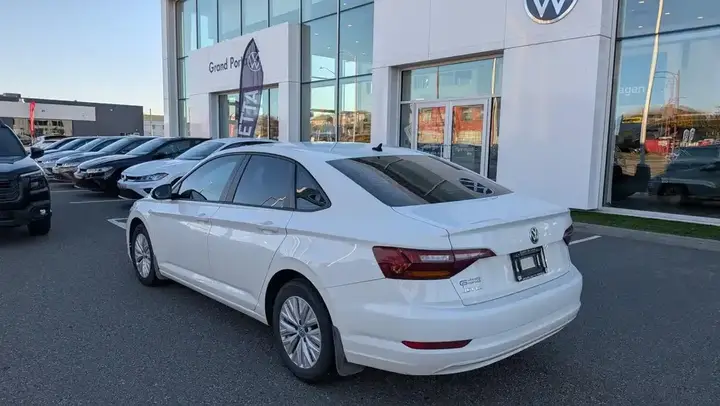 Volkswagen Jetta 2019 photo 3