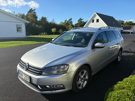 Volkswagen Passat 2013 photo 2