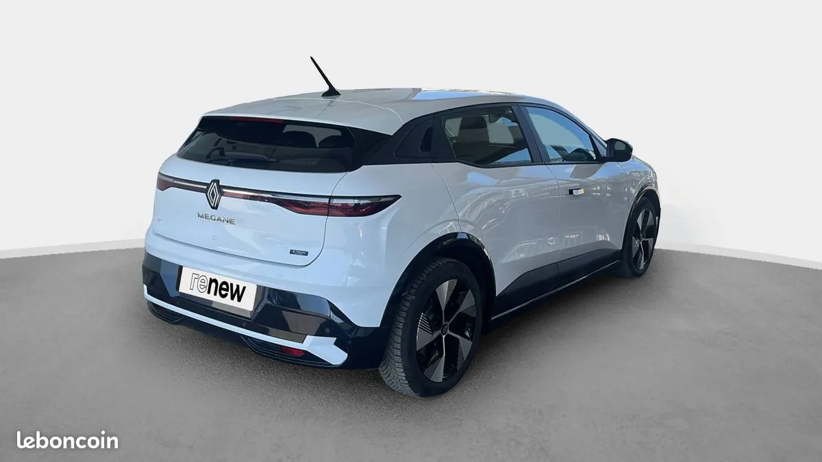 Renault Megane 2023 photo 2