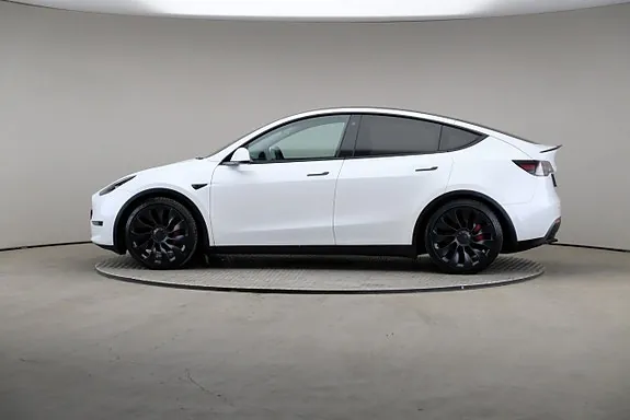 Tesla Model Y 2023 photo 4