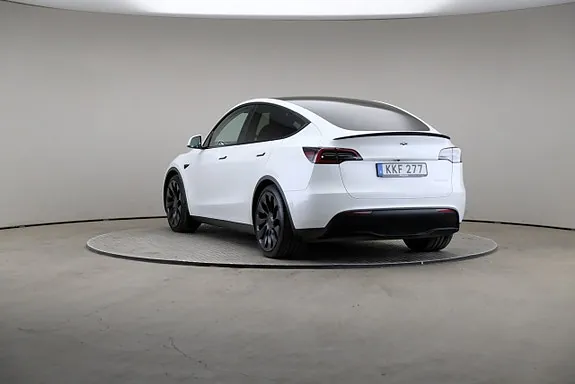 Tesla Model Y 2023 photo 2
