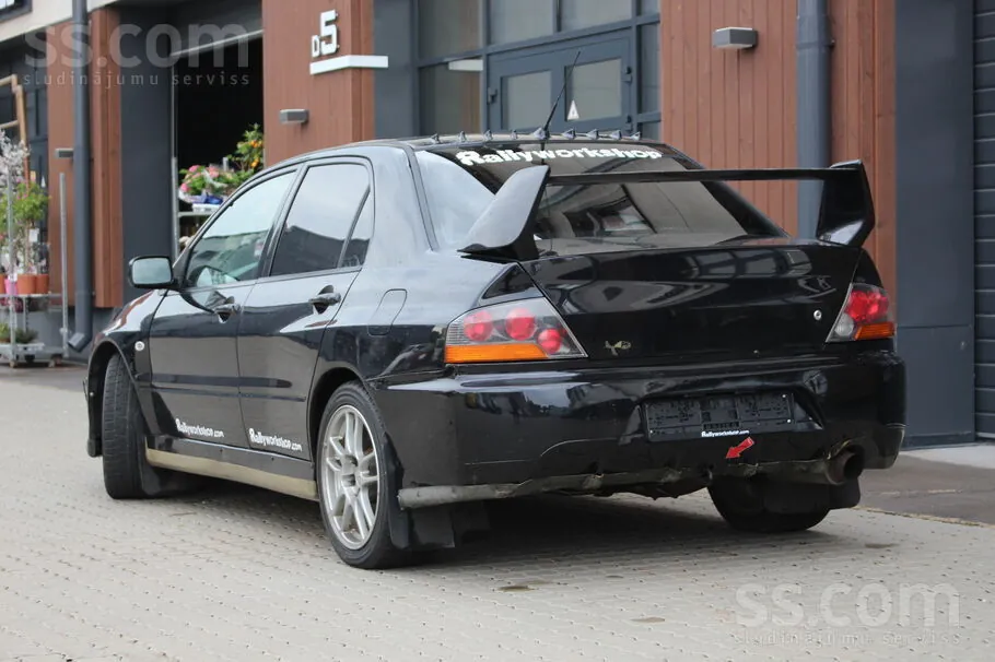 Mitsubishi Lancer Evolution 2006 photo 2