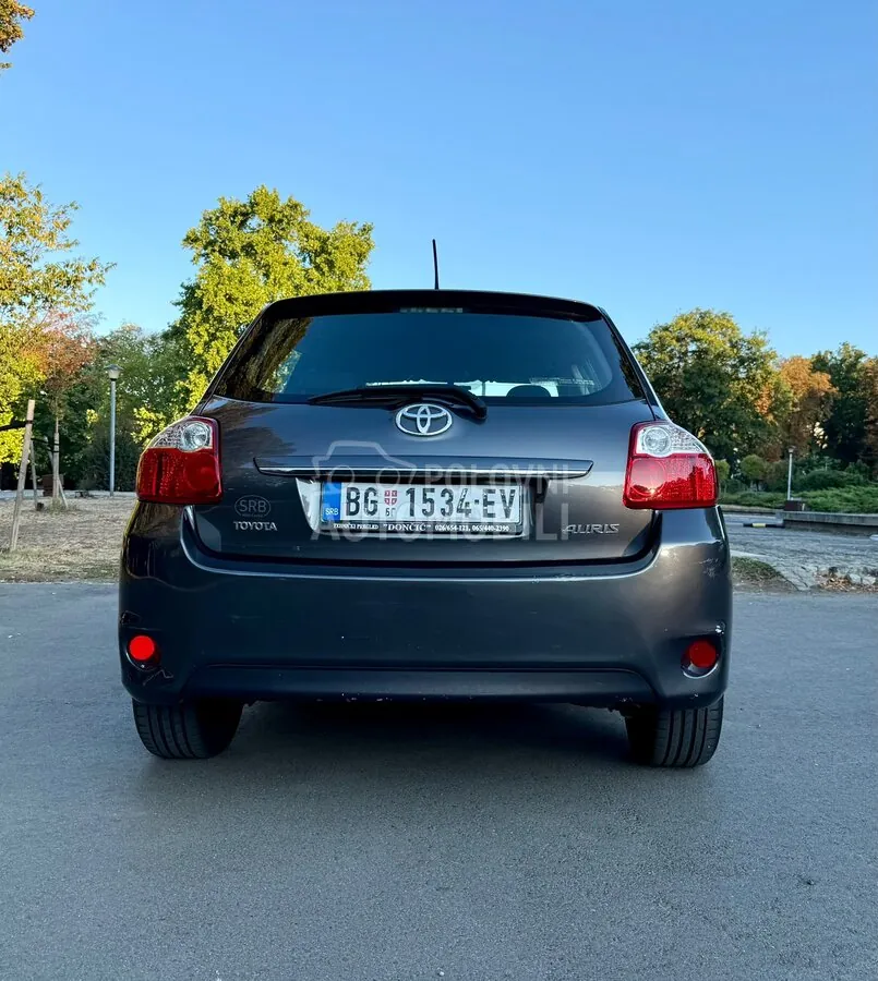 Toyota Auris 2010 photo 4