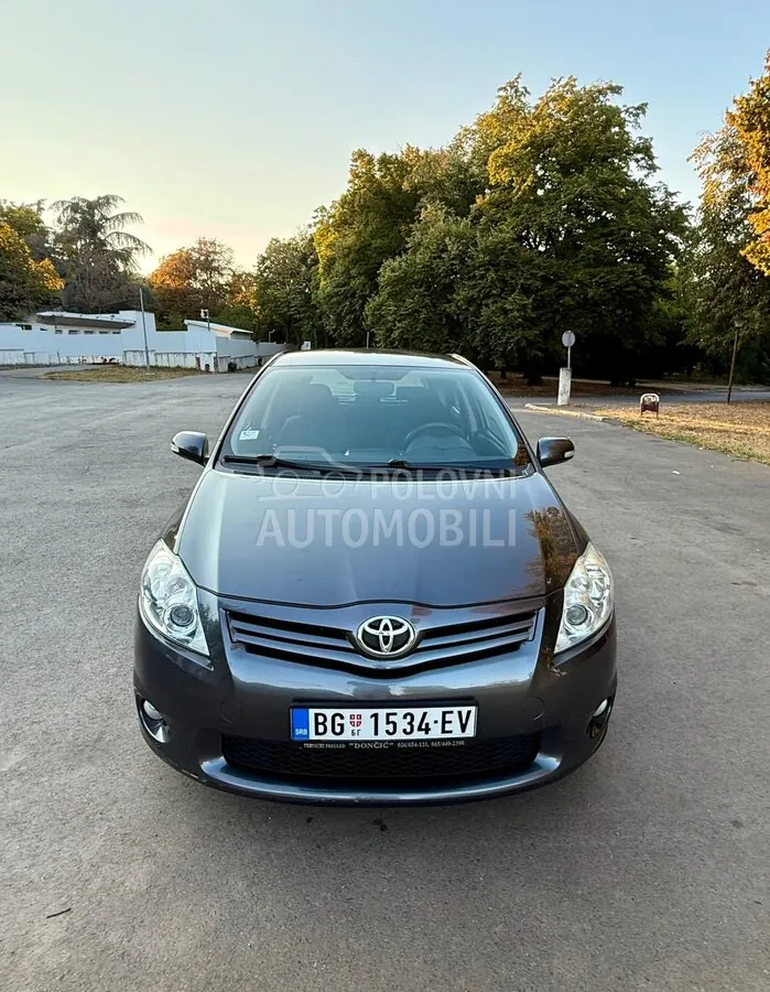 Toyota Auris 2010 photo 3