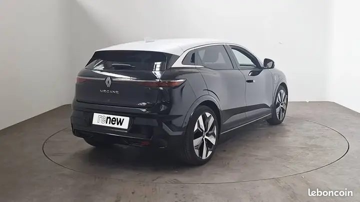 Renault Megane 2023 photo 2