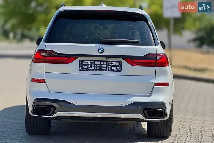 BMW X7 2022 photo 2
