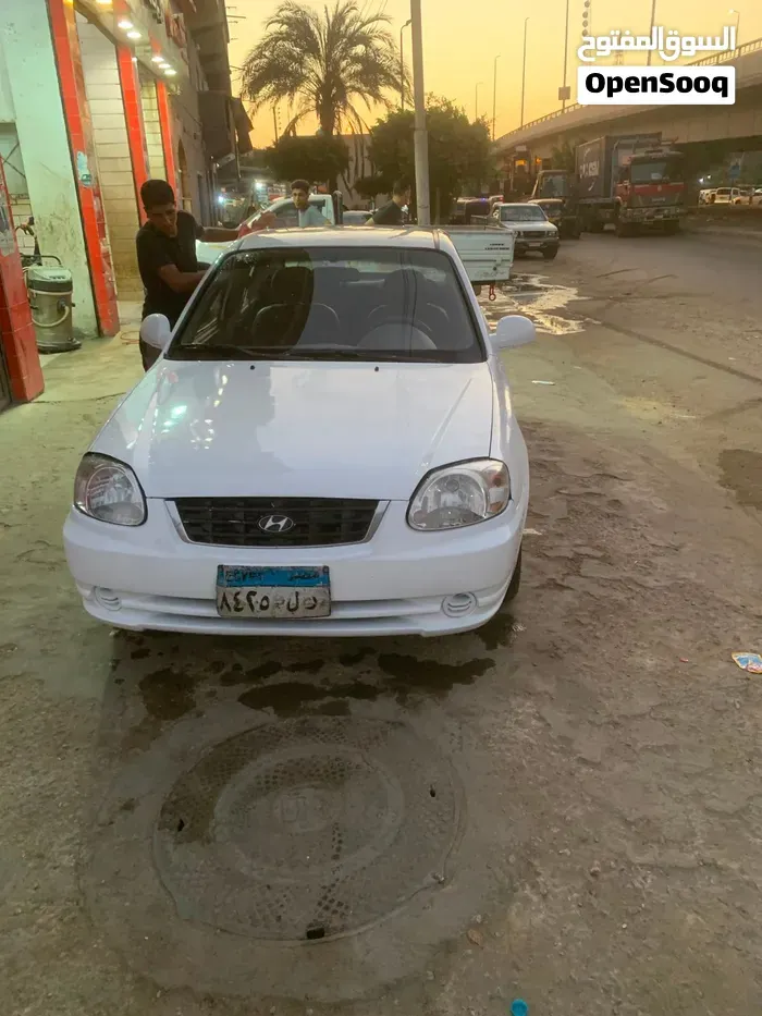 Hyundai Verna 2010 photo 3