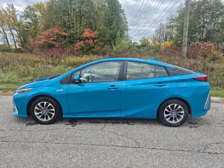 Toyota Prius Prime 2021 photo 4