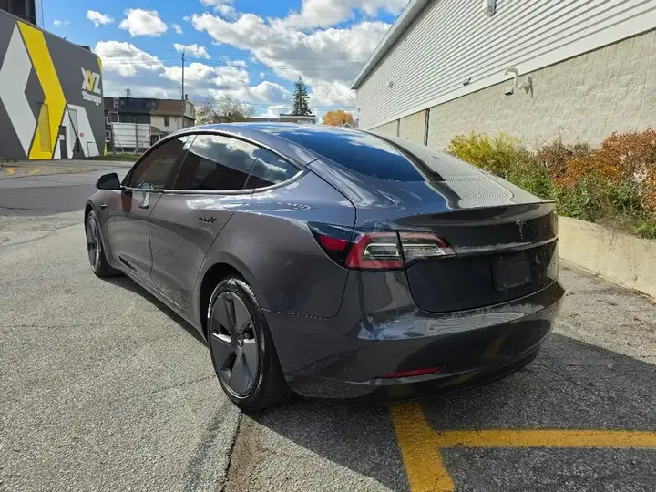 Tesla Model 3 2022 photo 4