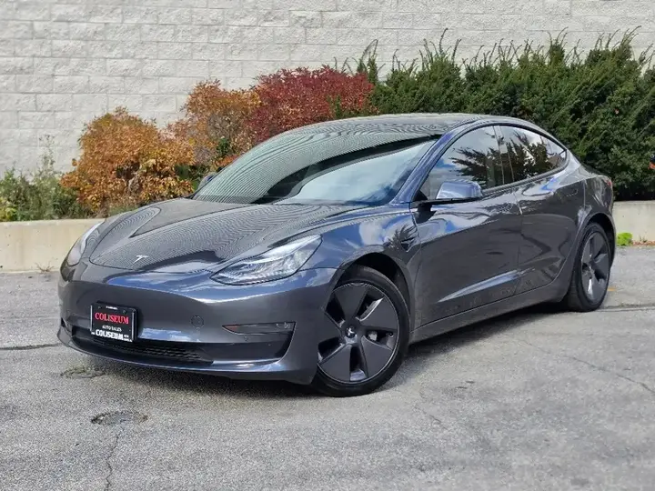 Tesla Model 3 2022 photo 2