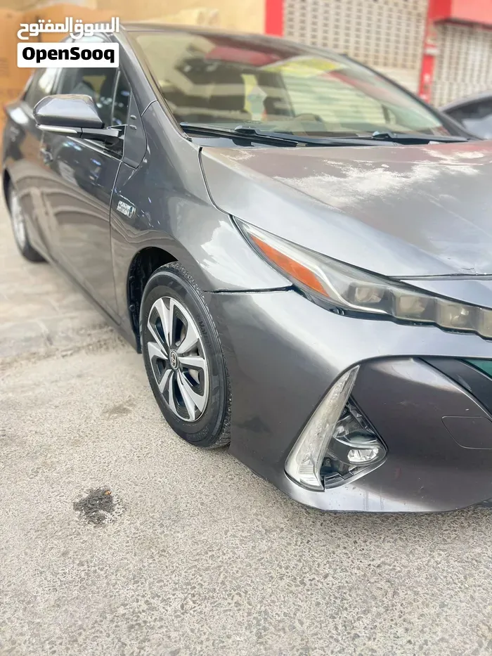 Toyota Prius 2017 photo 2