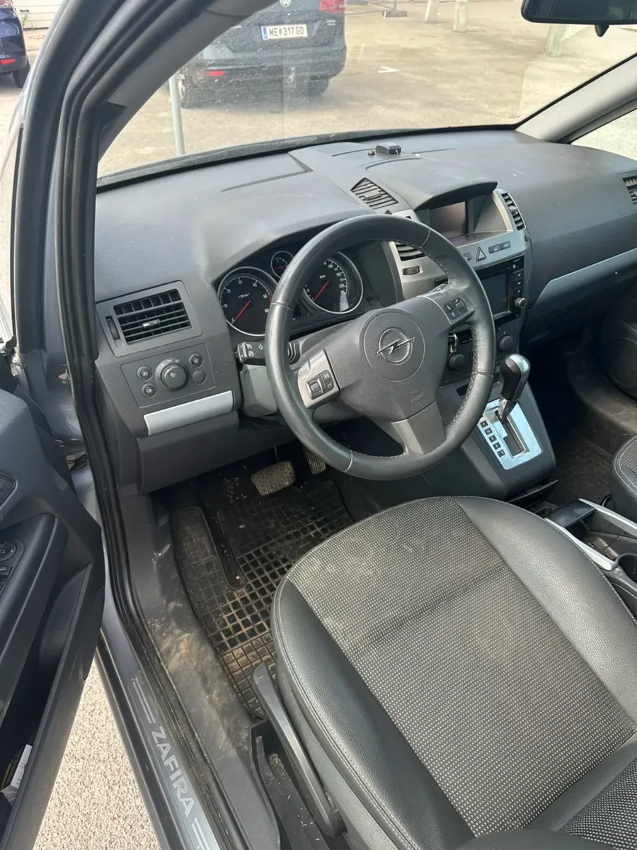 Opel Zafira 2007 photo 2
