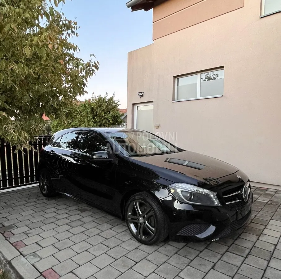 Mercedes-Benz A180 2015 photo 3