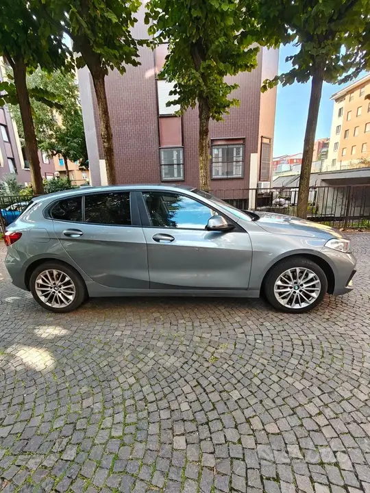 BMW 118I 2023 photo 3