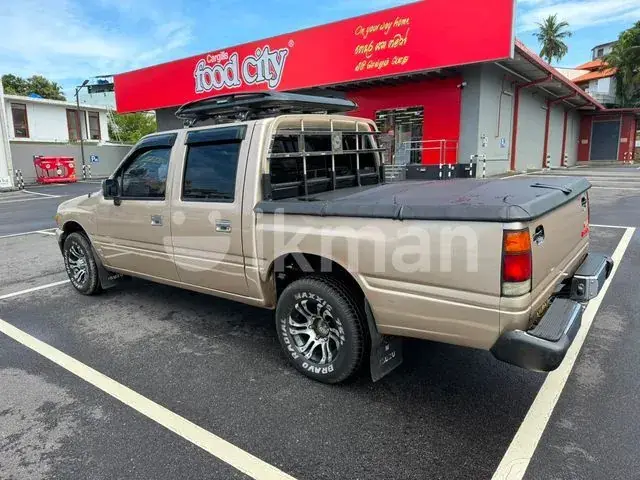 Isuzu D-Max 1994 photo 3